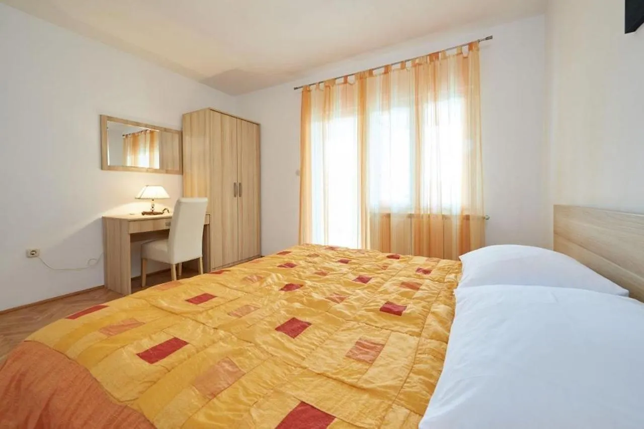 Apartment In Seget Vranjica With Sea View, Terrace, Air Conditioning, Wifi 5052-5