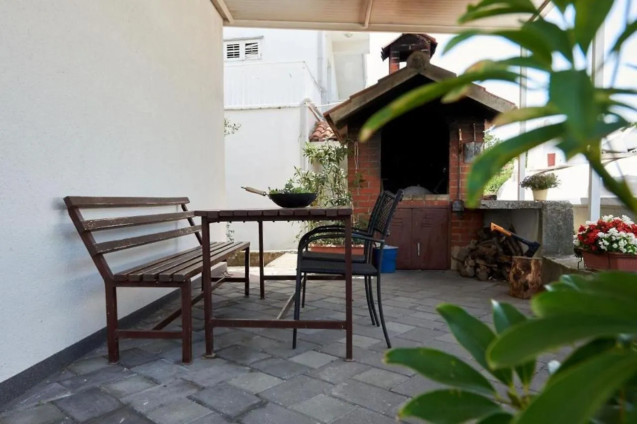 Apartment In Seget Vranjica With Sea View, Terrace, Air Conditioning, Wifi 5052-5