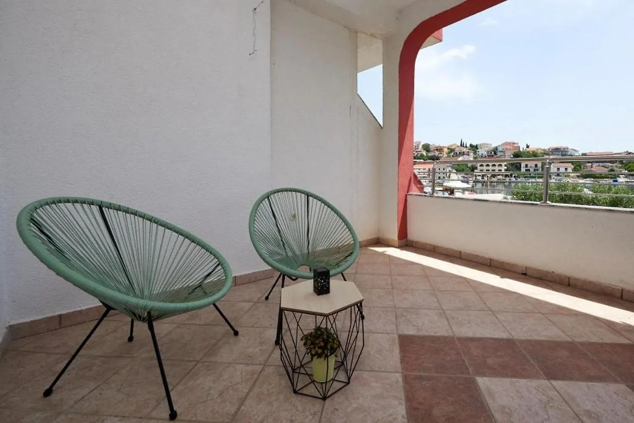 Apartment In Seget Vranjica With Sea View, Terrace, Air Conditioning, Wifi 5052-5